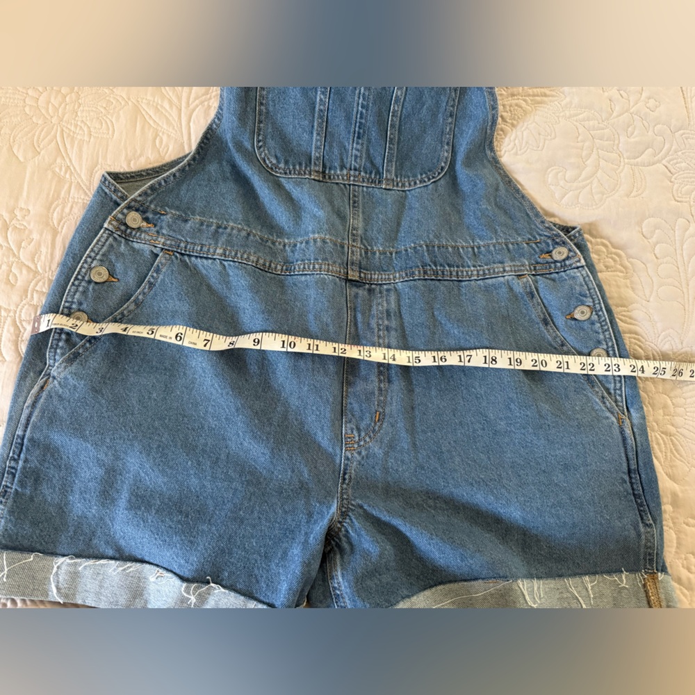 Old Navy Classic Blue Denim Overall Shorts - Picture 10 of 13